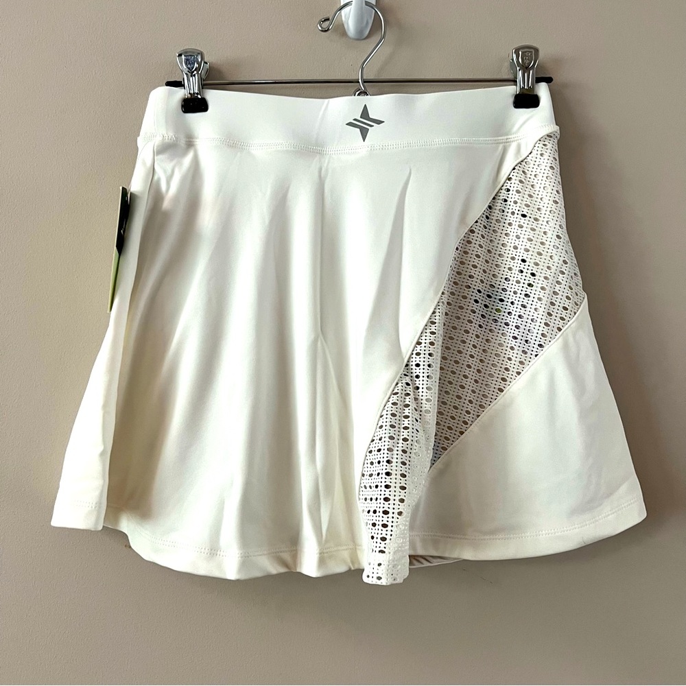 Tuckernuck Tnuck sports White and Fresh Buds 15 Inch Naomi Tennis Skirt large - Picture 6 of 9